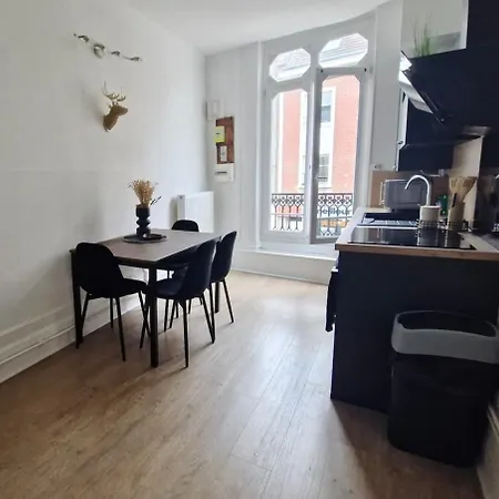 La Greenwood, Spacious & Cozy *